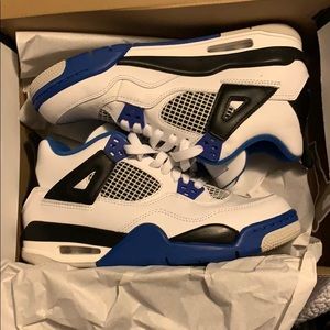 Jordan sneakers women’s